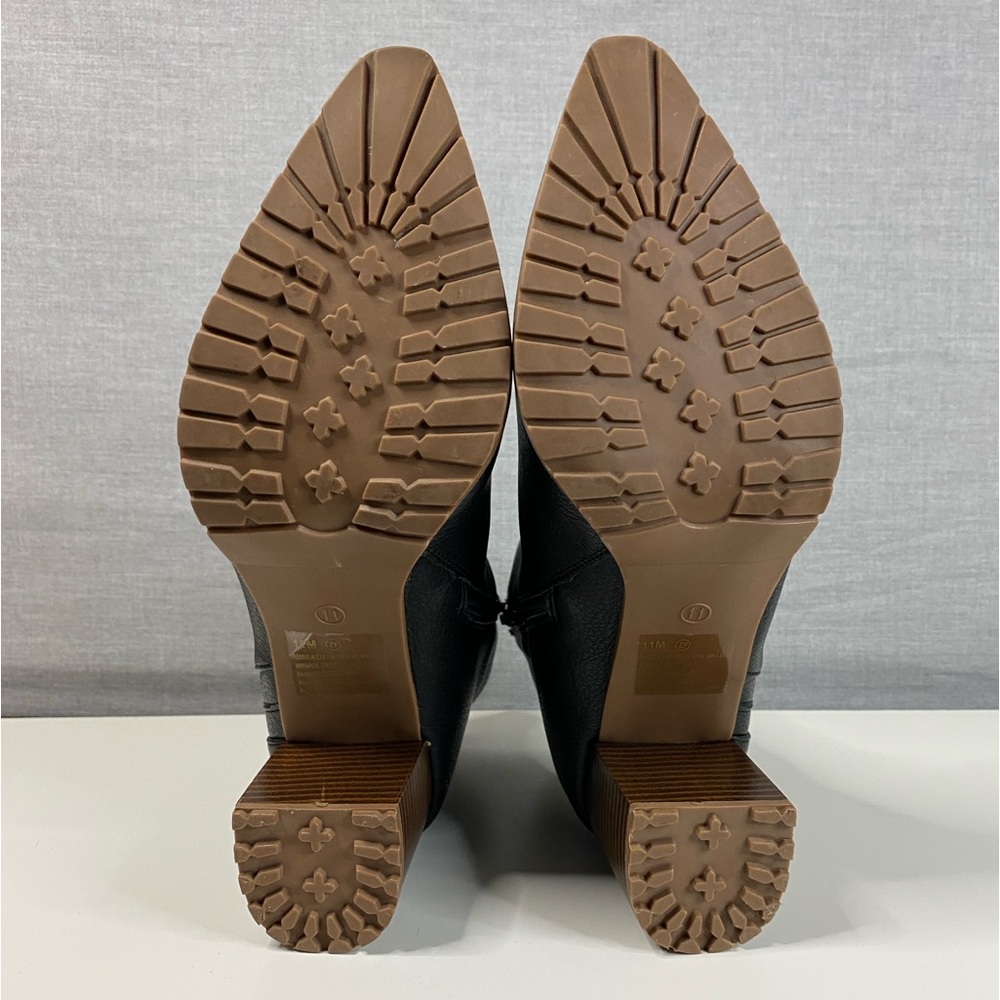 Maurices Alexa Black Pull On Lug Ankle Boot With Side Zip Size 11 Style # 155555 - Picture 4 of 8